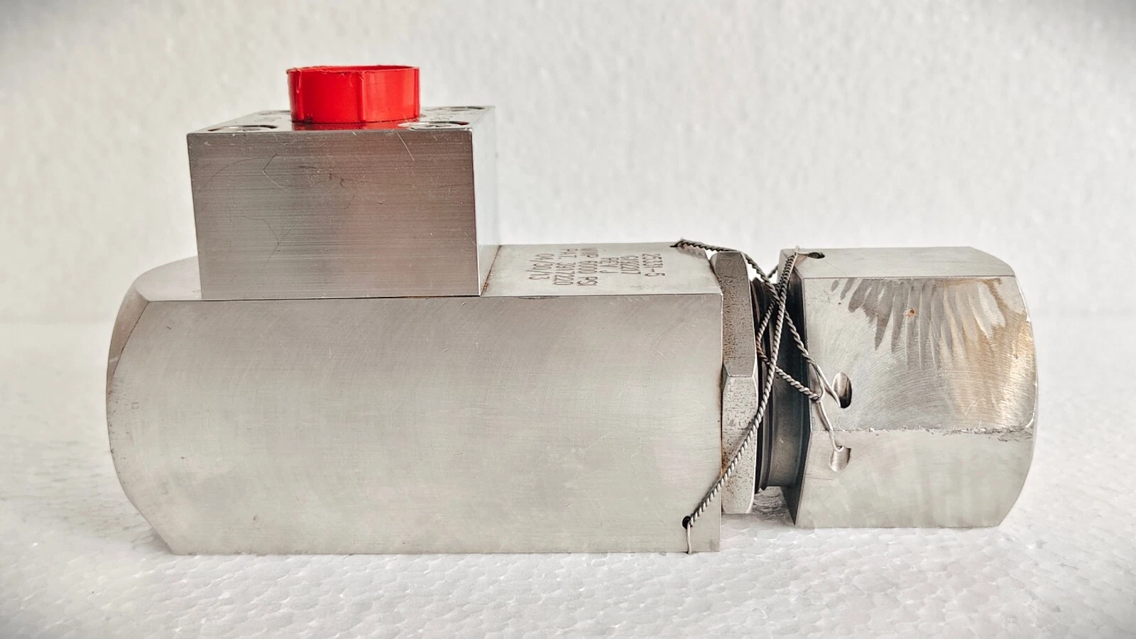 admin/uploads/uploads/gilmore proserv 25331-5 npt valve psi g192217_3.webp